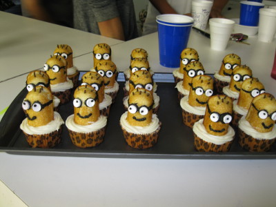 Despicable Me minion cupcakes